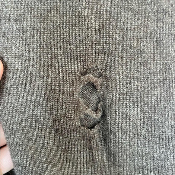 100% Cashmere sweater brown v-neck size small. - Picture 2 of 4